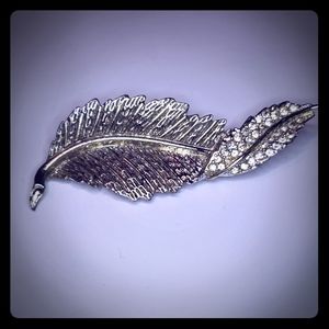Vintage Sarah Coventry 1961 Fashion Leaf Brooch
